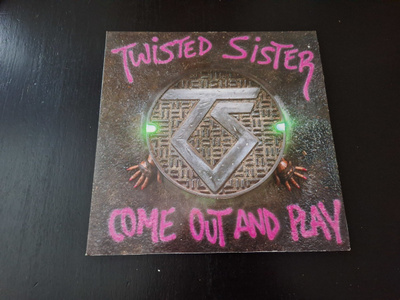 TWISTED SISTER - COME OUT AND PLAY . LP
