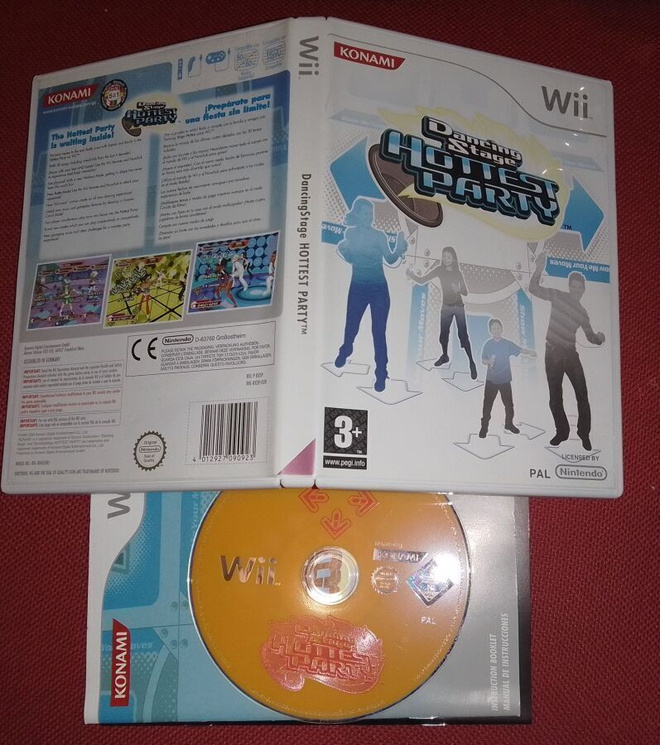 Nintendo Wii 2 peliä, Dancing Stage Hottest Party & WiiFi