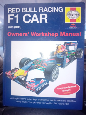 Manuaali RED BULL RACING F1 CAR 2010 RB6 ( SIS POSTIKULU )