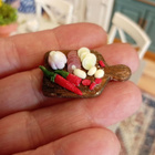 Nukkekoti Miniatyyri sipuli/chilitarjotin 1:12 - pikkukuva 2