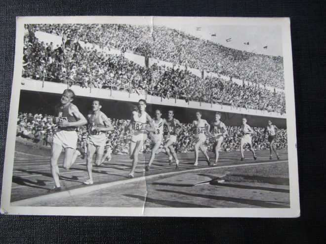 10 000 m. juoksu Helsingin olympiakisoissa 1952. Postikortti