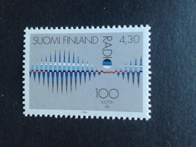 1996 radio 100v**