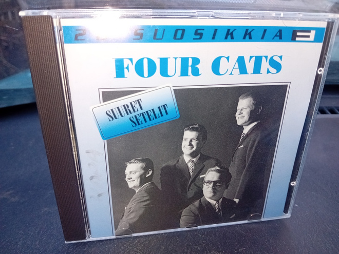 CD 20 SUOSIKKIA FOUR CATS : SUURET SETELIT ( SIS POSTIKULU