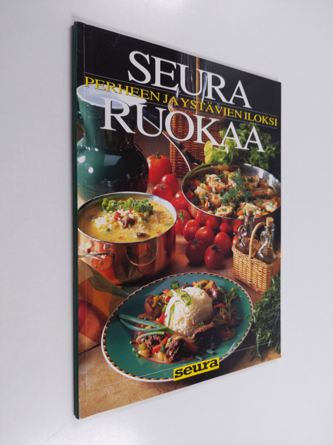 Sirkka Hirvonen : Seuraruokaa perheen ja ystävien iloksi