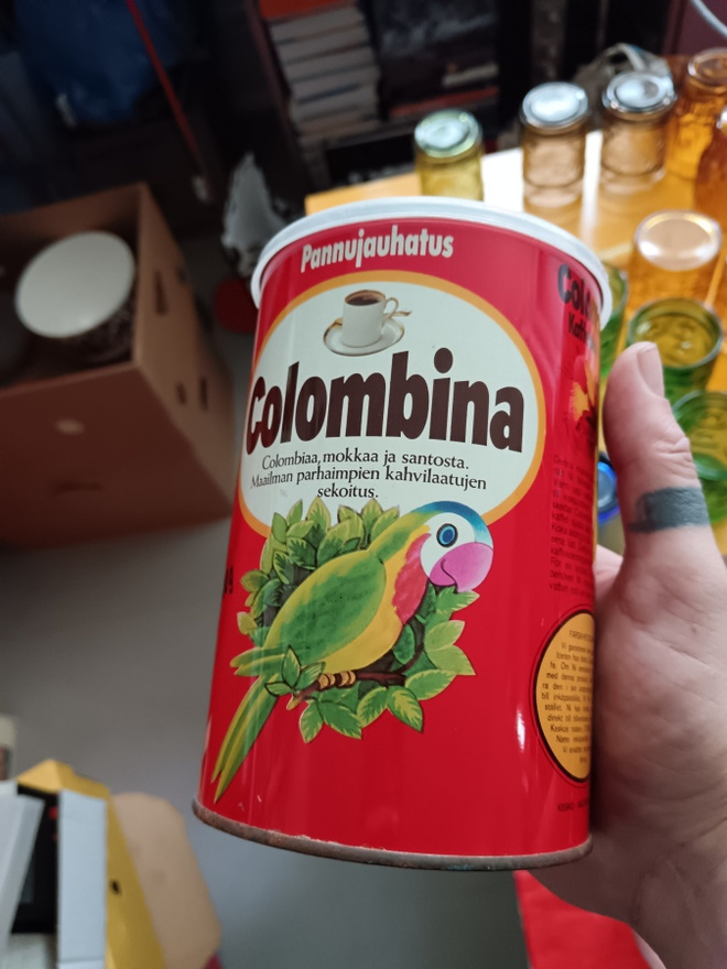 Avaamaton Colombina kahvi peltipurkissa