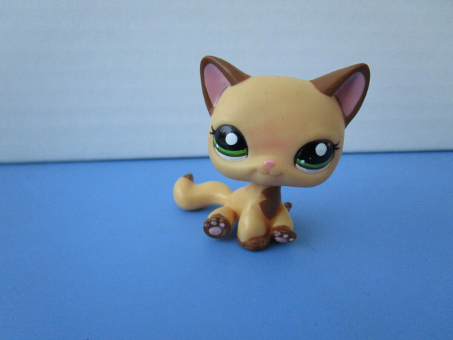 Littlest Pet Shop figuuri, istuva kissa