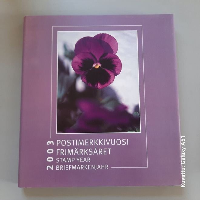 Postimerkkivuosi 2003 kirja, mm 25kpl 1lk merkkejä **