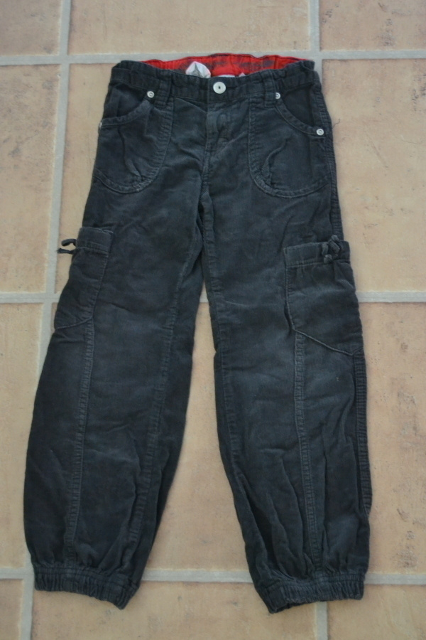 Kappahl tummanharmaat sammarihousut 116cm