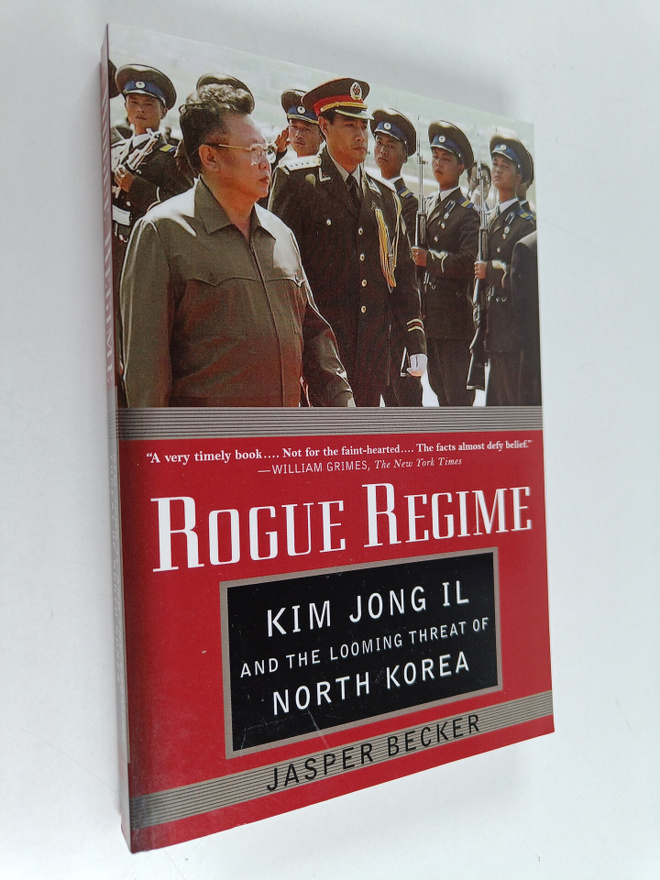 Jasper Becker : Rogue regime : Kim Jong Il and the loomin...