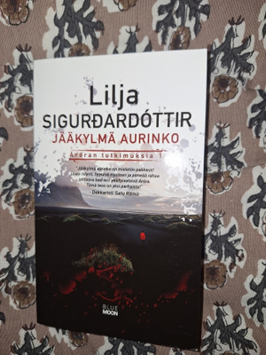 Lilja Sigurdardottir: Jääkylmä aurinko,pokkari