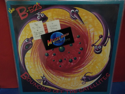 The B-52's - Bouncing Off The Satellites M-/M- LP