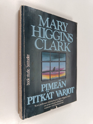 Mary Higgins Clark : Pimeän pitkät varjot