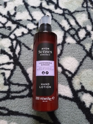 ~Avon Senses Essence Lavender & Ginger -käsiemulsio~