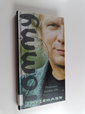 Tommy Tabermann : Perhonen paidan alla : kirjoituksia