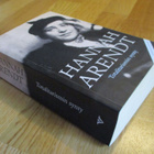 HANNAH ARENDT Totalitarismin synty TIEDEKLASSIKKO * VASTAPAI - pikkukuva 3