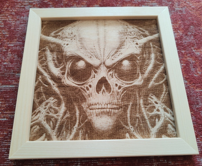 Puinen 3D Alien Taulu Kehyksillä