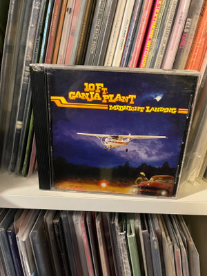 10 ft. Ganja Plant - Midnight Landing cd