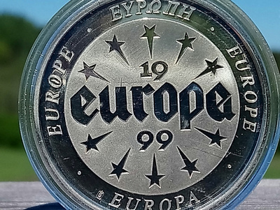 Europa kolikko - 1999. Todistuksella muovitaskussa.
