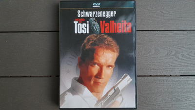 DVD: Tosi Valheita (Arnold Schwarzenegger 1994/2001) *Egmont