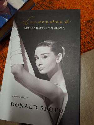 Donald Spoto Lumous Audrey Hepburnin elämä