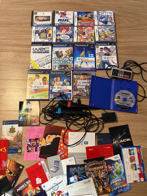 16kpl pelejä / 8-bit ohjain /singstar mikit /ohjekirjoja