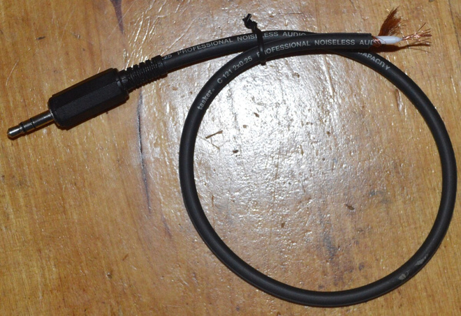Audiokaapeli 3,5mm liittimellä 34cm