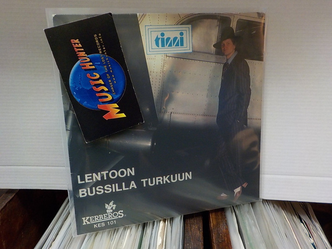 TINNI - LENTOON/BUSSILLA TURKUUN M-/M- 7"