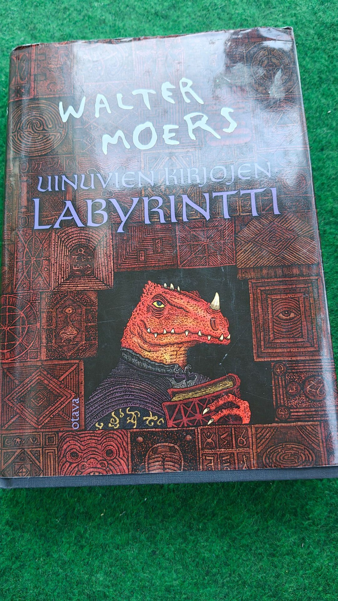 Walter Moers: Uinuvien kirjojen labyrintti