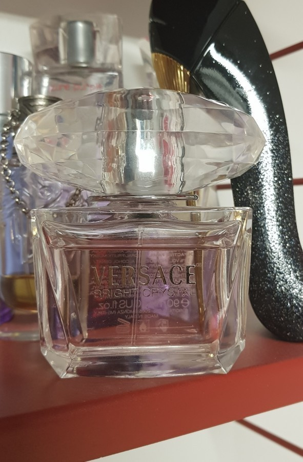 Versace Bright Crystal EdT -tuoksu / Hajuvesi 90 ml