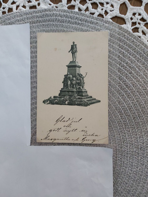Aleksanteri II kohokuvapatsas