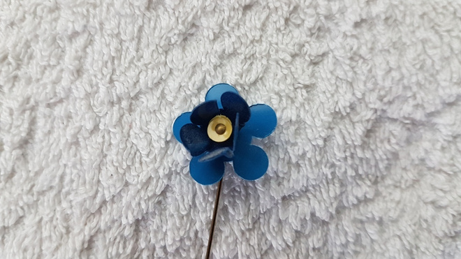 Vappukukka Neulamerkki