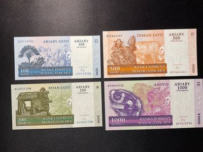 UNC set Madagaskar 100, 200, 500, 1000 Ariary 2004 UNC