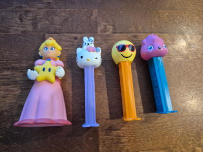 Pez karkkiannostelijat 3kpl ja Super Mario Peach prinsessa