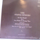 THE STAPLE SINGERS :: ARE YOU READY :: VINYYLI 7" 1985 - pikkukuva 2