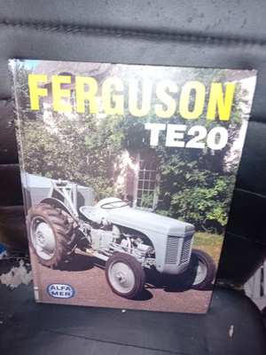Traktori kirja : Ferguson TE20 ( SIS POSTIKULU (