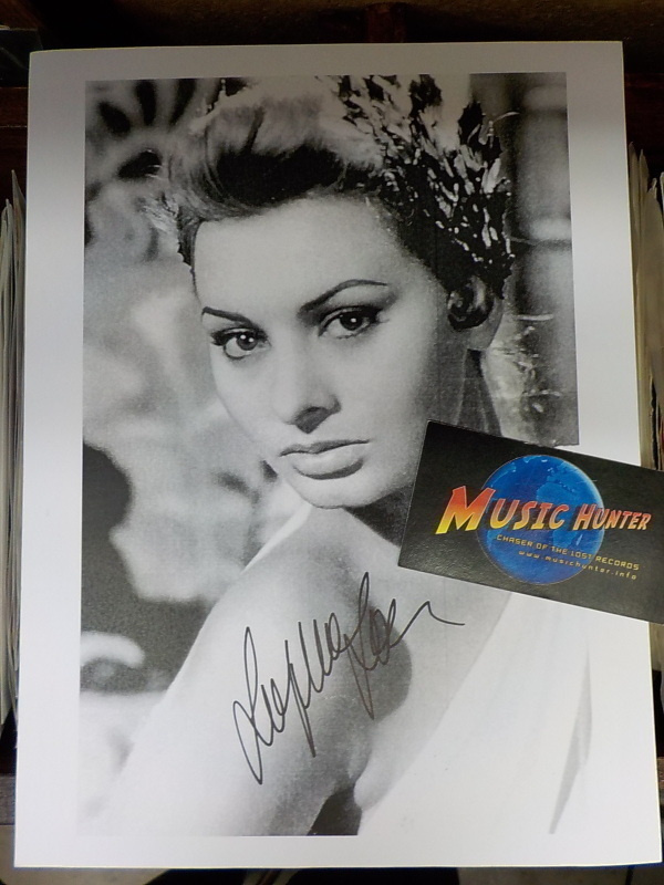 SOPHIA LOREN NIMIKIRJOITUS