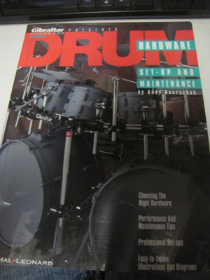 DRUM HARDWARE SET -  UP AND MAINTENANCE KIRJA HAL LEONARD