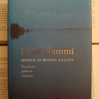 Lassi Nummi - Meren ja runon aallot: esseitä (sid.) - pikkukuva 3