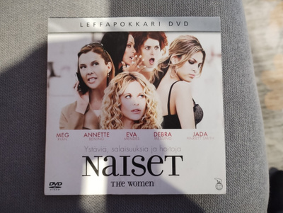 Naiset