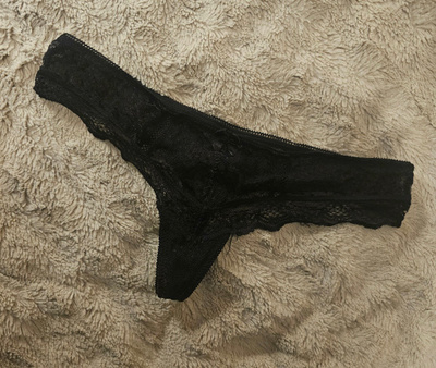 Mustat stringit koko s