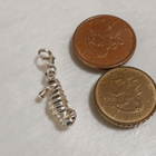 Hopeinen riipus, Merihevonen Hela 925 fish Charm - pikkukuva 2