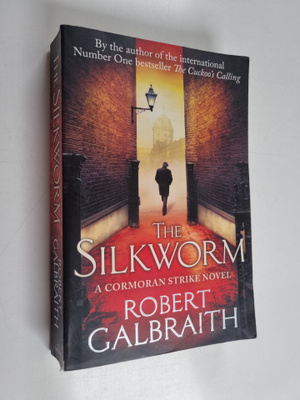 Robert Galbraith : The silkworm