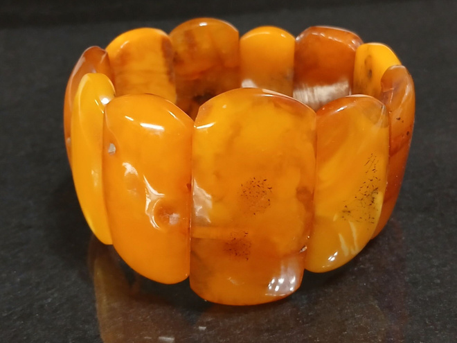 ANTIQUE Vintage Genuine BALTIC AMBER Egg Yolk