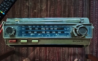 Sony 7F-74DL radio