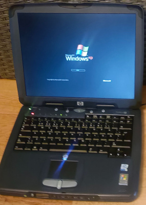 Hp Omnibook XE3 Retro Kannettava 3.5" Levykeasemalla