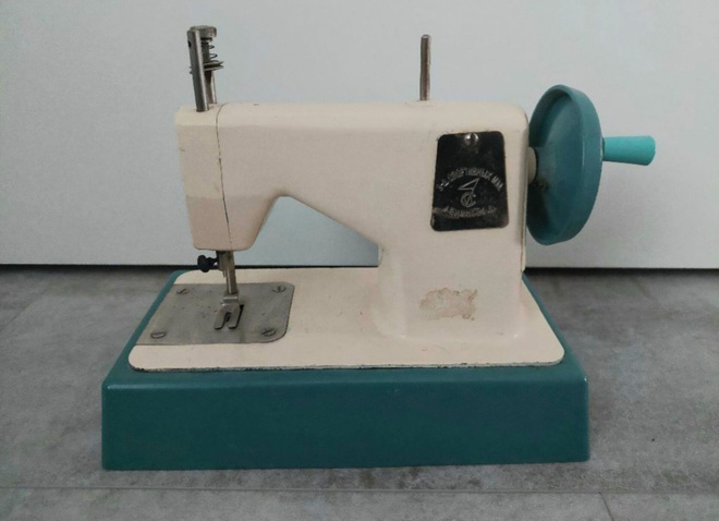 Lasten ompelukone
