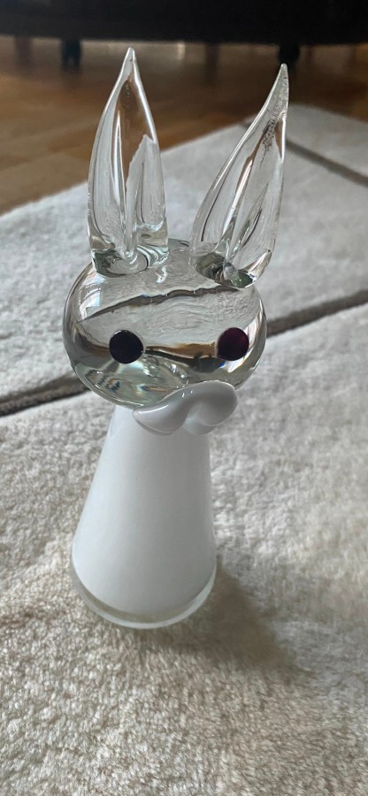Kumela Jacobino pupu/jänis Figuuri