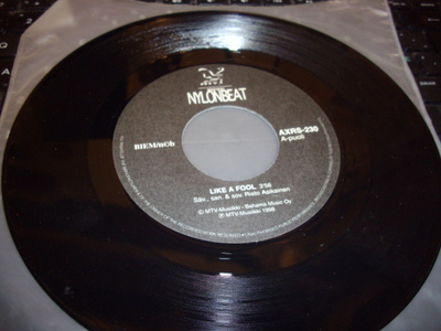 7" single : NYLON BEAT B/w Kaija Kärkinen & Ile Kallio