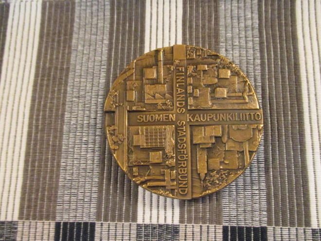 Suomen Kaupunkiliitto mitali 1912-1972 /Häiväoja  1972.