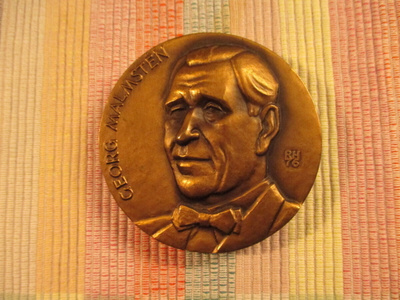 Laulaja ja säveltäjä Georg Malmstén mitali 1976.